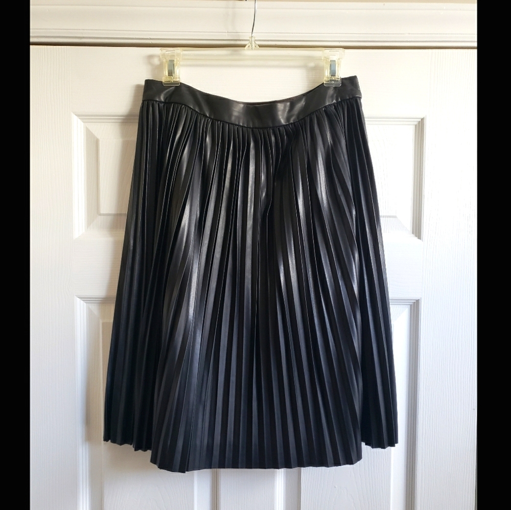 Vegan leather pleated mini skirt